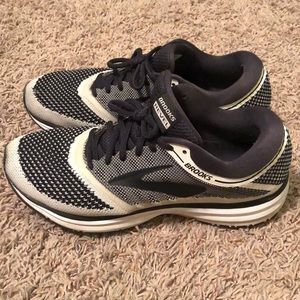 Brooks revel shoes